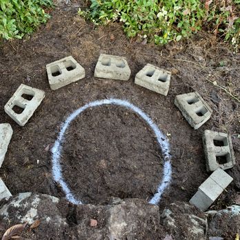 Lorang's Landscapes - a circle made out of cinder blocks - Landscaping Near Me Lorang's Landscapes - a circle made out of cinder blocks - Landscaping Near Me