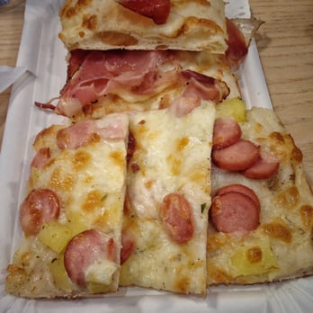 Alice - Pizza speck e provola, mozzarella patate e wustel (3,10 euro) - Pizza Near Me - Rozzano, Michigan