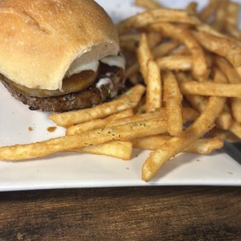 Babylon Social - Hawaiian Burger* - Pop-Up Restaurants Near Me - Babylon, New York