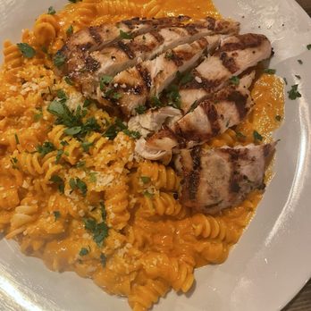 Luigi’s Italian Eatery - Rosa with Grilled chicken - Italian Near Me - Seattle, Washington Luigi’s Italian Eatery - Rosa with Grilled chicken - Italian Near Me - Seattle, Washington