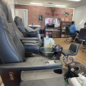 GM iLash & Nails - Massage chairs for pedicures - Waxing Near Me - Hilo, Hawaii GM iLash & Nails - Massage chairs for pedicures - Waxing Near Me - Hilo, Hawaii