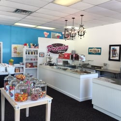 Premier Popcorn - The store's lobby.