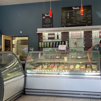 Miabella Gelato - Inside the establishment - Ice Cream & Frozen Yogurt Near Me - Roseville, California Miabella Gelato - Inside the establishment - Ice Cream & Frozen Yogurt Near Me - Roseville, California