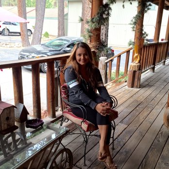 Eagle's Nest Bed & Breakfast - Right after breakfast - Big Bear Lake, CA