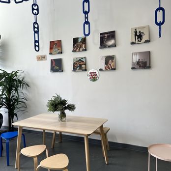 Craftsman Coffee - Inside seating and decor | @ashleyyyvonne @foodbyashley on IG - Coffee & Tea Near Me - Pacifica, California