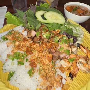 Pho 90 Degree - grilled chicken and prawns vermicelli - Vietnamese Near Me - San Jose, California