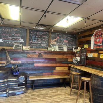 Honey Bay’s BBQ - Interior of the restaurant - Southern Near Me - Beach Park, Illinois Honey Bay’s BBQ - Interior of the restaurant - Southern Near Me - Beach Park, Illinois