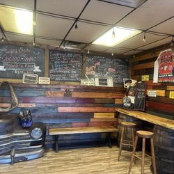Honey Bay’s BBQ - Interior of the restaurant