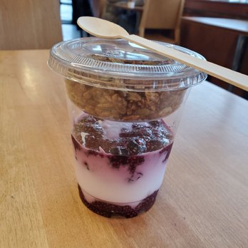 JJ Bean - Vegan berry parfait - Coffee & Tea Near Me - Vancouver, British Columbia