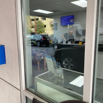 Van Nuys CDJR - Mask on the chin ... that's safe I'm outside as to not install the germs of literally everyone working here - Car Dealers Near Me - Van Nuys, California Van Nuys CDJR - Mask on the chin ... that's safe I'm outside as to not install the germs of literally everyone working here - Car Dealers Near Me - Van Nuys, California