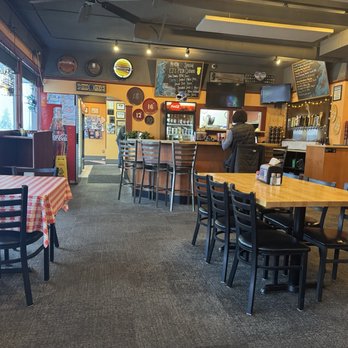 Uncle Joe's Pizzeria - Dining area - Pizza Near Me - Anchorage, Alaska Uncle Joe's Pizzeria - Dining area - Pizza Near Me - Anchorage, Alaska