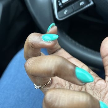 Fabuleux Nail Spa - You can literally see the paint from the last set I had because it wasn't polished all the way. - Nail Salons Near Me - Woodmere, Ohio