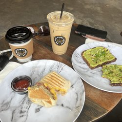 Beanbury - Breakfast wrap & avocado toast