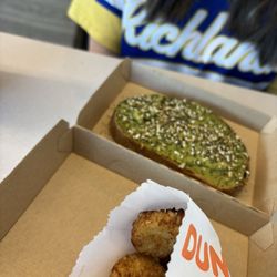 Dunkin - Avocado toast hash browns