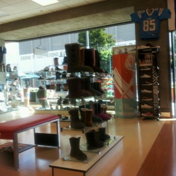 Foot & Shoes - Sports Wear Near Me - La Mesa, California