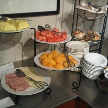 Hotel Avante - Fruits at Breakfast - Hotels Near Me - Mountain View, California Hotel Avante - Fruits at Breakfast - Hotels Near Me - Mountain View, California