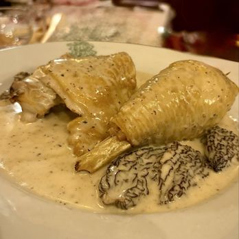 L'Auberge Bressane - Chicken in Cream Sauce, with Yellow Wine and Morel Mushrooms. - French Near Me - Paris, 75