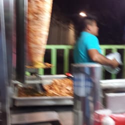 Tacos El Pay - El trompo casi siempre ss acaba