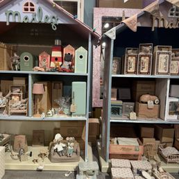 I want everything in these houses FOR ME! A grown adult! I want everything in these houses FOR ME! A grown adult!