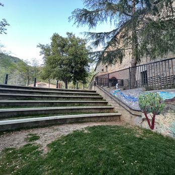 Deukmejian Wilderness Park - Amphitheater and tile mural - Hiking Near Me - Glendale, California Deukmejian Wilderness Park - Amphitheater and tile mural - Hiking Near Me - Glendale, California