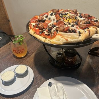 Old Town Pizza - Food and drink - Pizza Near Me - Roseville, California