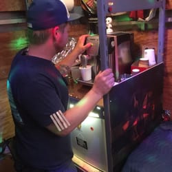 Dimey's On The Go - New barista pouring up a dark roast 'Tooth Grinder'. New promo video: https://m.youtube.com/watch?v=4Y2pBX5QQmQ&sns=em