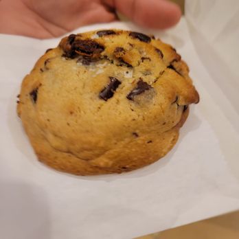 Hudson's Cookies - Choc chip cookie - 10/13/22 - Desserts Near Me - Newport Beach, California