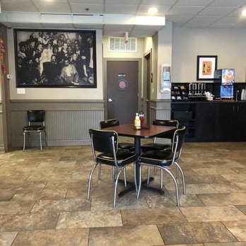 Once Upon a Bagel - the inside of a restaurant - Delis Near Me - Winnetka, Illinois