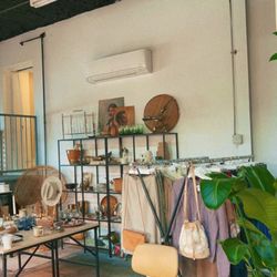 Meta Coffee Roasting Co. - Store area