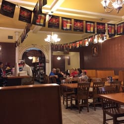 El Parian - Clean! Very friendly. Large drinks! Good guacamole! Sweet 80's music.