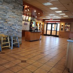 Good Times Burgers & Frozen Custard - Front counter
