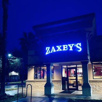 Zaxbys - Exterior at night - Fast Food Near Me - Orlando, Florida