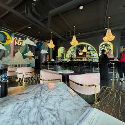 Nitro Beverage Lounge - Interior