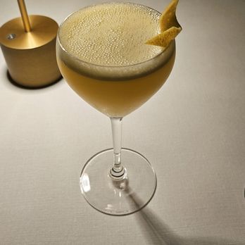 Feitoria Restaurant & Wine Bar - Passion fruit cocktail - Portuguese Near Me - Lisboa, 20