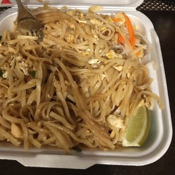 Curry Curry Thai - I will never order Pad Thai from this restaurant again. This has no sauce at all!!! They gave me boiled noodles and chicken. - Thai Near Me - Smyrna, Georgia
