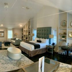 Buttermilk Falls Inn + Spa - Grand Laurel Suite