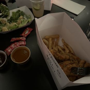 Pearl Street Warehouse - Delicious tenders and a Caesar salad! - Bars Near Me - Washington, DC, District of Columbia Pearl Street Warehouse - Delicious tenders and a Caesar salad! - Bars Near Me - Washington, DC, District of Columbia