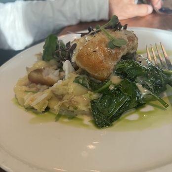 Guesthouse - Delicious Halibut - Cocktail Bars Near Me - Kentfield, California