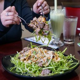 Water Spinach Beef Salad