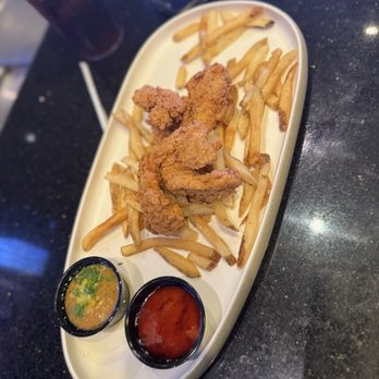 Dave & Buster's Jacksonville - Crispy Chicken Strips - Arcades Near Me - Jacksonville, Florida