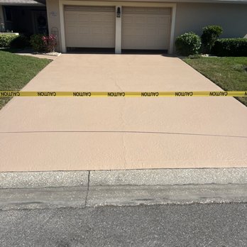 Eric's Painting & Decorating - Driveway - Painters Near Me - Venice, Florida Eric's Painting & Decorating - Driveway - Painters Near Me - Venice, Florida