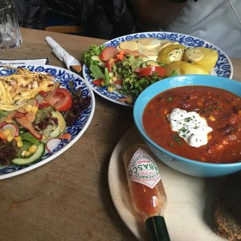 Schwarze Pumpe - Pasta that looked like shoestring fries, boiled eggs in honey mustard, and chili con carne - Dive Bars Near Me - Berlin, BE