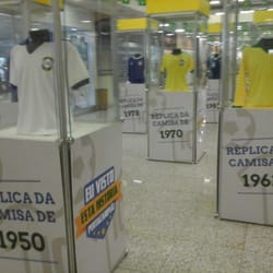 Exposição de réplicas de camisas da seleção