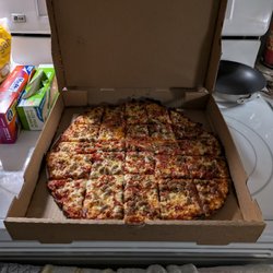 Sherrilli’s Pizzeria - Pepperoni and sausage 14 inch. This reminds me of the old Steve's Pizza king and the blackened crust, delicious!!!!