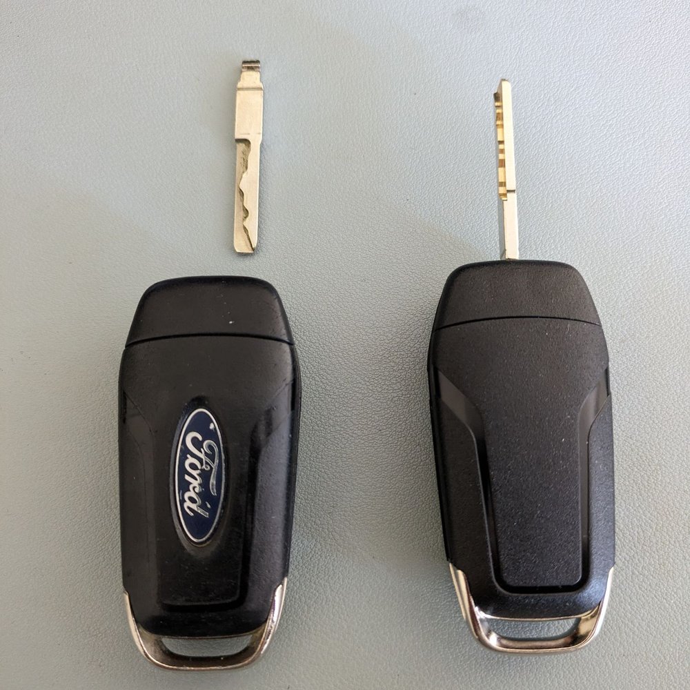 KeyChain Locksmith - Broken key on left. New copy made by locksmith on right. - Keys & Locksmiths Near Me KeyChain Locksmith - Broken key on left. New copy made by locksmith on right. - Keys & Locksmiths Near Me