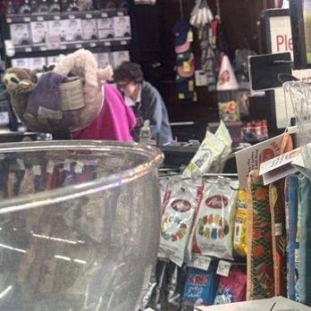Cole Hardware - the lady who completely ignored me and talked to gentlemen who walked in behind me first - Hardware Stores Near Me - Oakland, California
