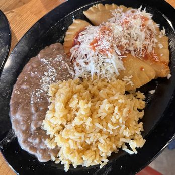 El Luchador - Empanada Platter - Mexican Near Me - Gardner, Kansas