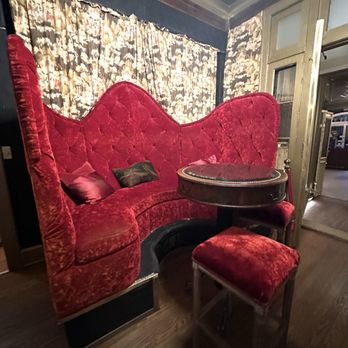 Maxwell Mansion - Room off the Apothecary to enjoy cocktails - Hotels Near Me - Lake Geneva, Wisconsin