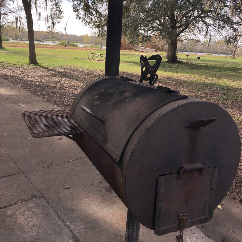 Brazos Bend State Park - BBQ pit at Elm Lake - Parks Near Me - Needville, Texas