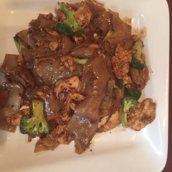 Thai Stellar - Pad see ew - Thai Near Me - Webster, Texas